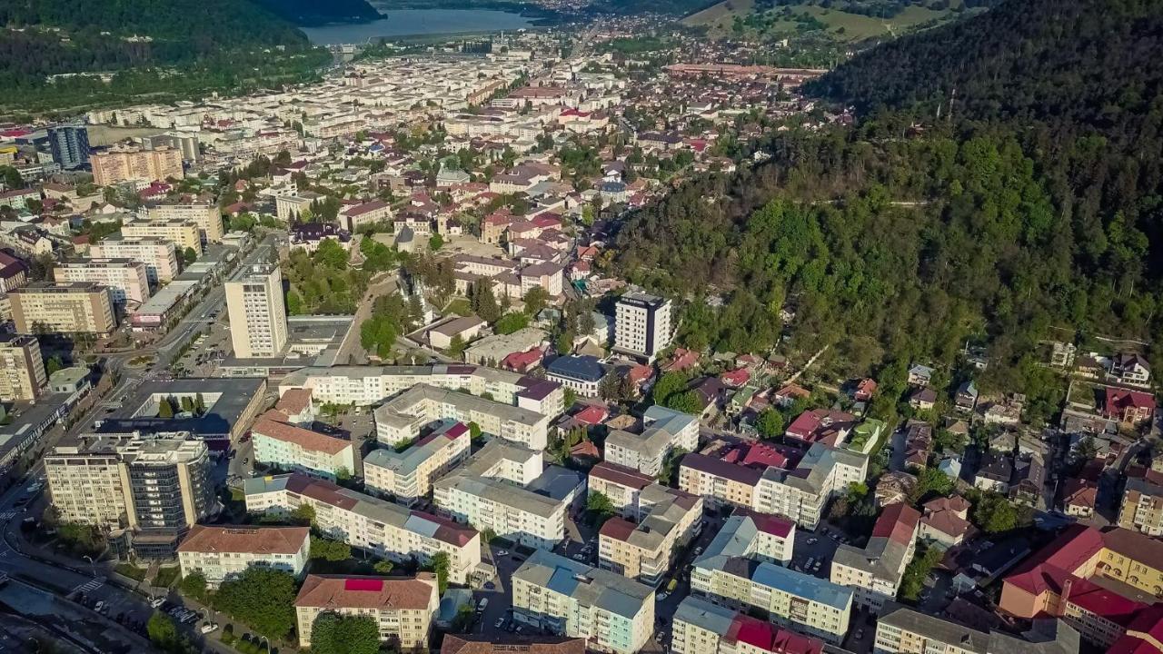 Atlas Aparthotel Piatra Neamţ Extérieur photo