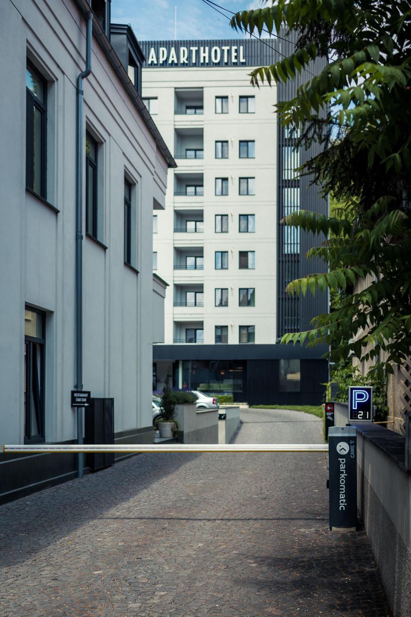 Atlas Aparthotel Piatra Neamţ Extérieur photo